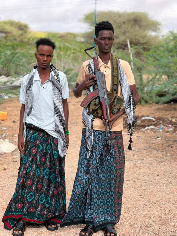 2 dhalinyaro ah ak47 Ruunirgood