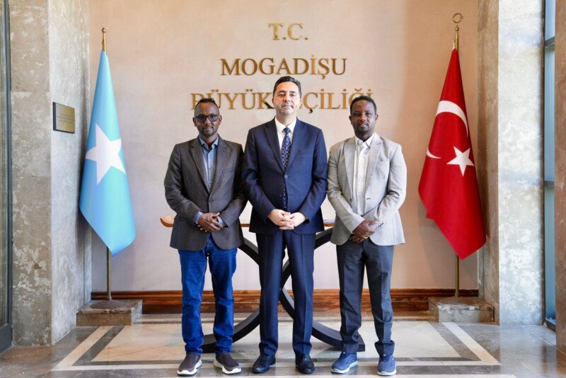 Warsheikh District Commissioner Turkiye Ambassador